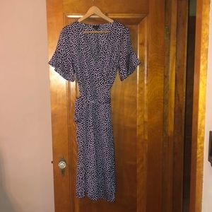 WHO WHAT WEAR purple/black dot wrap/tie dress; flutter sleeves, Medium